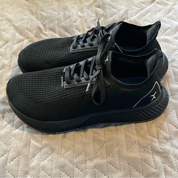 Flux Shoes - Flux athletic shoes womens 8 pre-owned condition